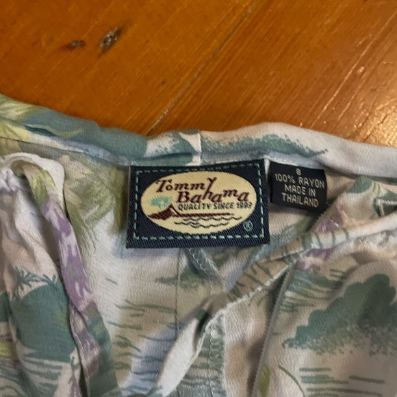 Vintage tommy Bahama shorts - Picture 3 of 3